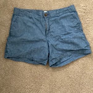 Like new GAP City Shorts Size 8!